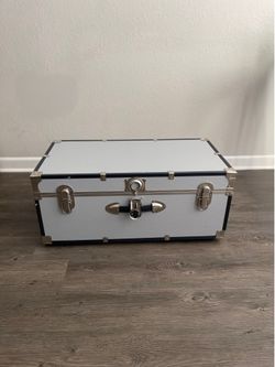 30 inch Rolling storage Seward Trunk with Wheels  and mesh Organizer