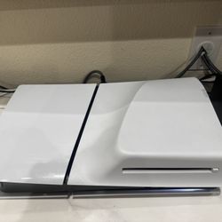 PS5 Slim Disc Edition 1TB + 2 Controllers – Excellent Condition