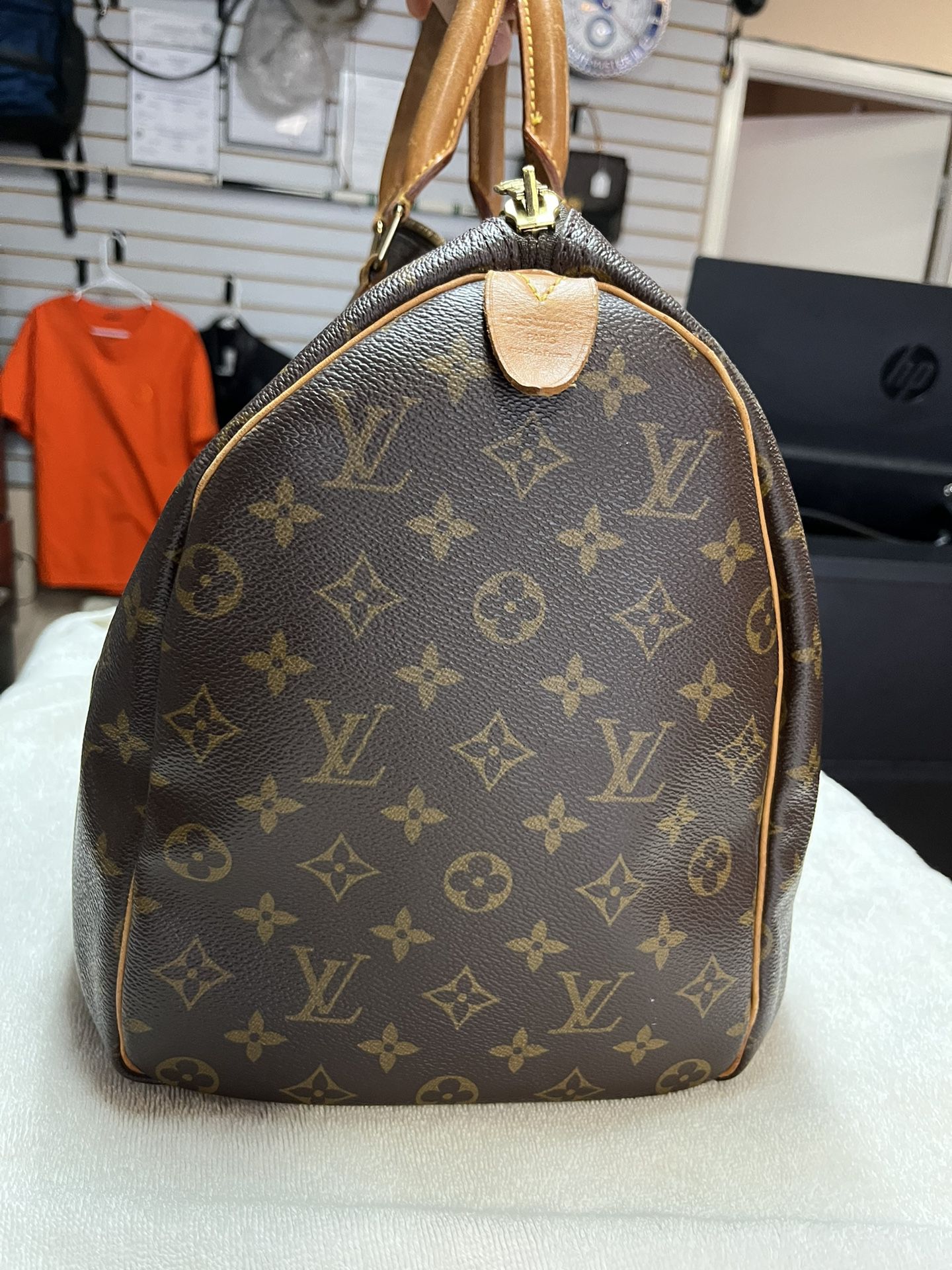 Louis Vuitton Monogram Keepall 45 Duffle Bag for Sale in Indio, CA - OfferUp