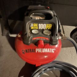 Central Pneumatic 3-Gallon 100 PSI Oil-less Pancake Air Compressor