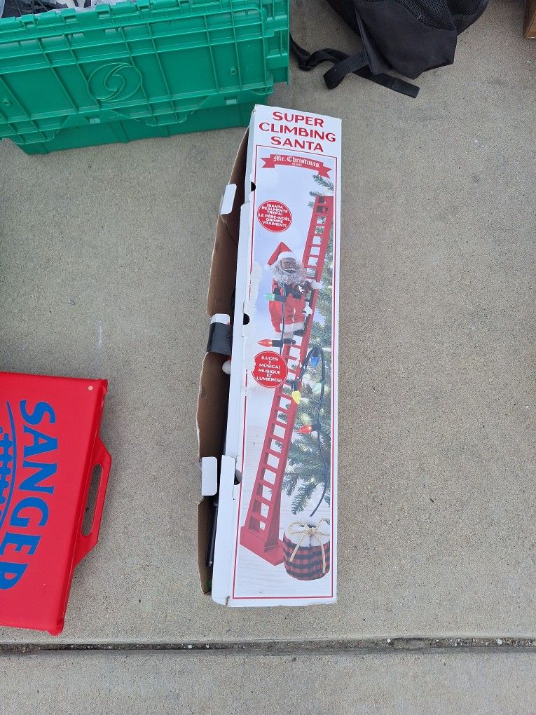 Super Climbing Santa