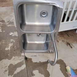 KITCHEN SINK..SE HABLA ESPANOL..CHECK OUT MY PAGE FOR MORE...