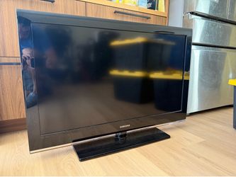 Samsung 40" LCD TV LN40B530