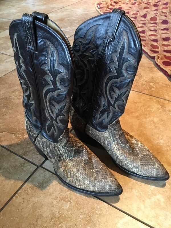 Tony lama rattlesnake skin deals boots