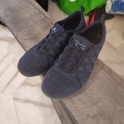 Sketchers Women's Wide Fit Size 8