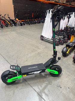 Electric scooter with large tires