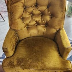 Comfortable 70s Captians Chair 👌🏽