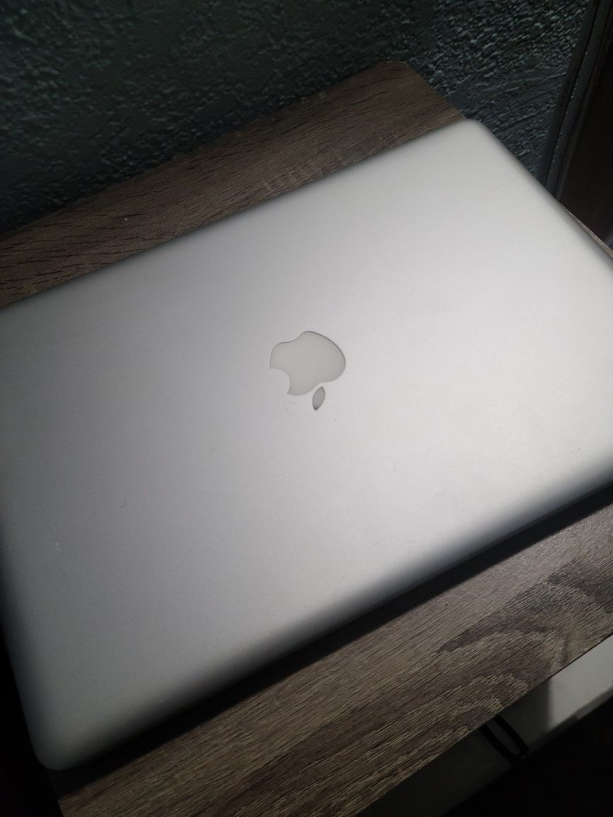 Apple MacBook Pro