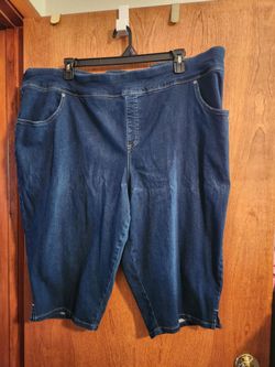 Tera Sky 4X ( 28 W -30W ) Women's Dark Wash Denim Capri Pants