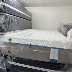 TWIN XL TEMPURPEDIC CLOUD SUPREME MATTRESS & BOX SPRING BED SET