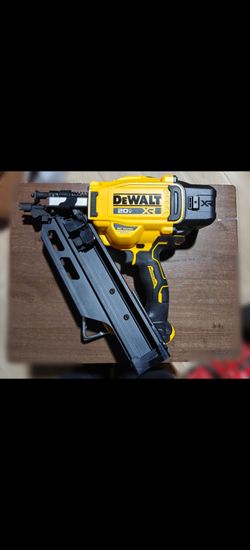 DEWALT
20-Volt 30° Cordless Framing Nailer (Tool-Only)