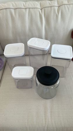 Storage containers
