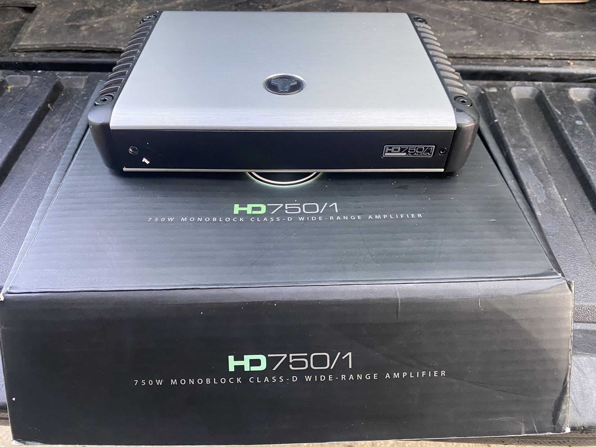 JL Audio AMP