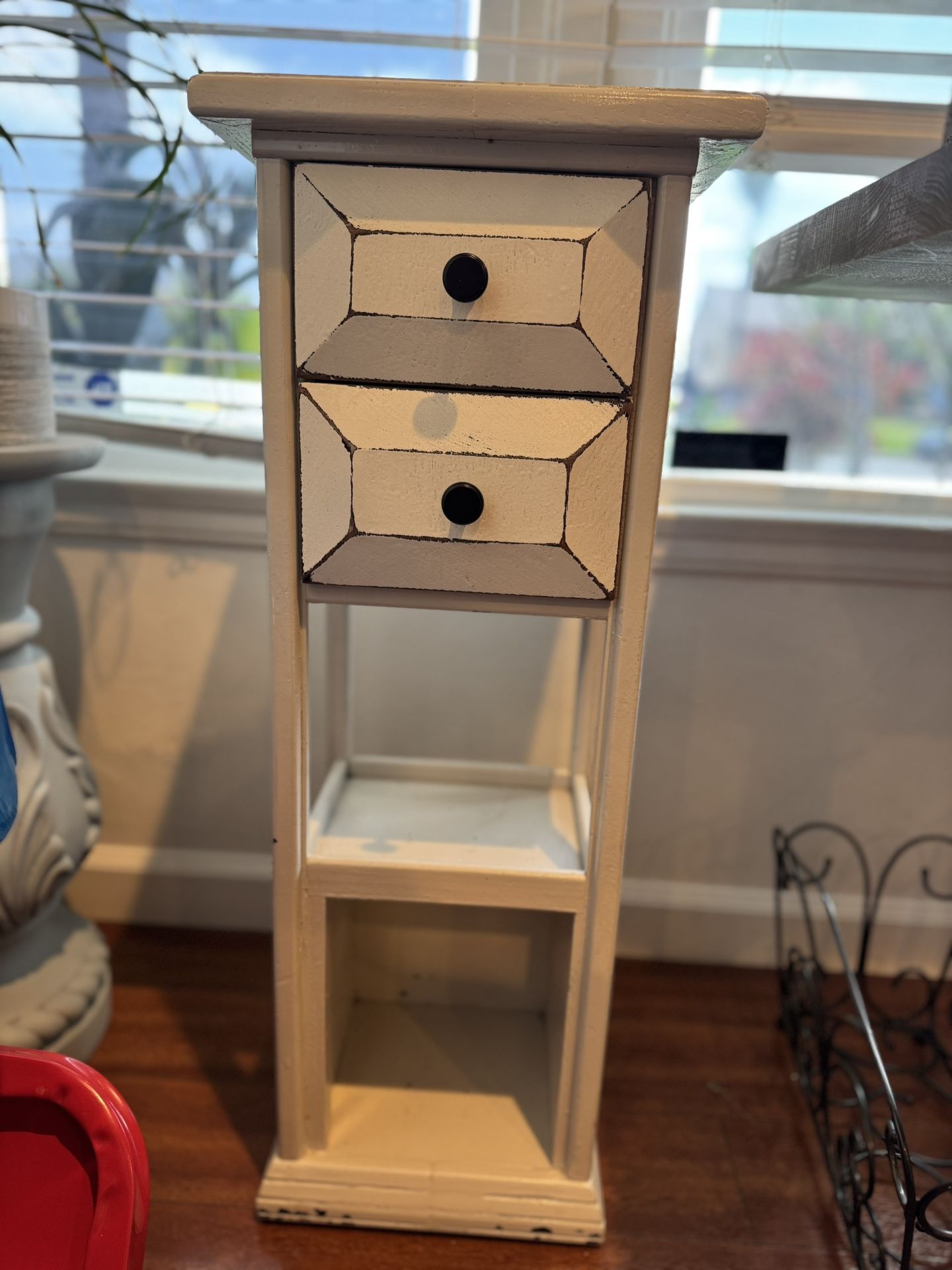Corner Table