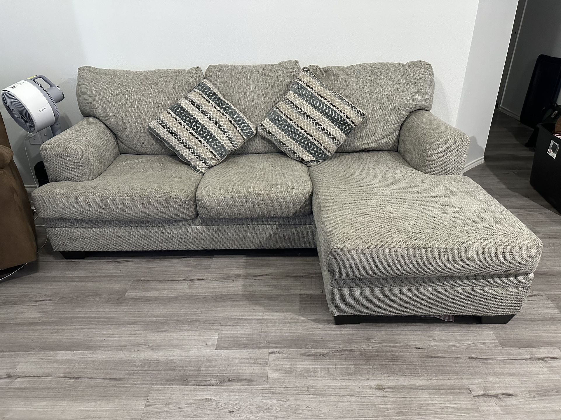 Couch With Reversible Chaise