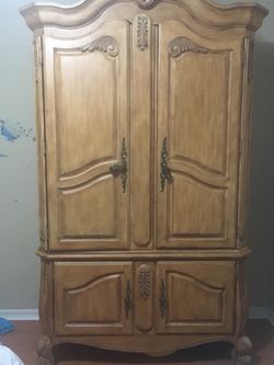 Armoire in great shape picture doesn’t show its true beauty! $200.00 OBO