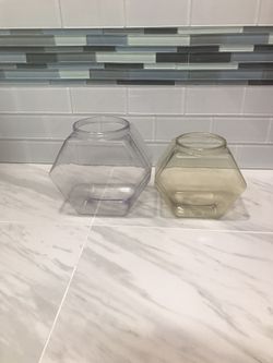 Plastic containers with lids