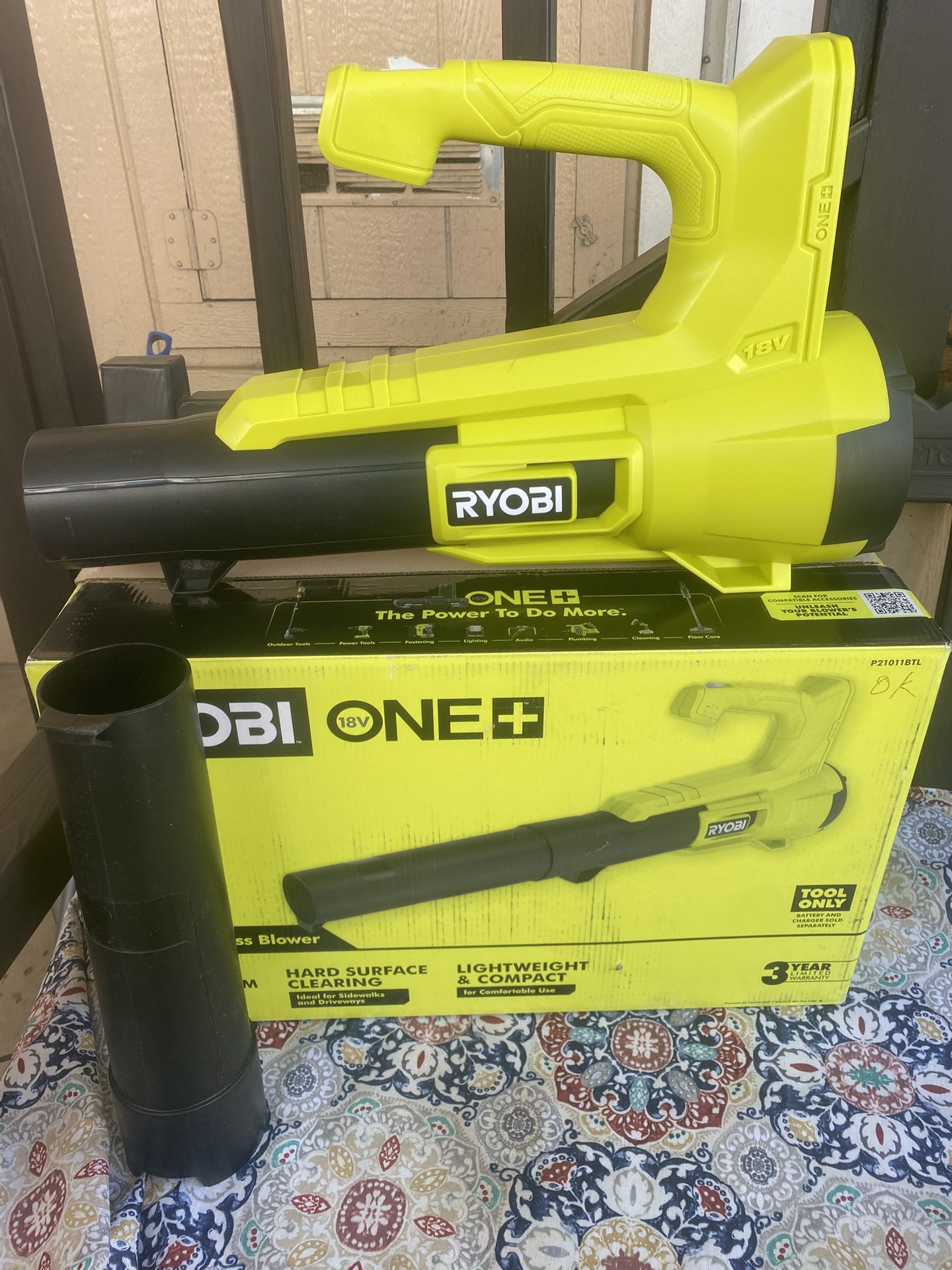 Ryobi 18 V One+ 250 CFM 90 MPH  Cordless Blower