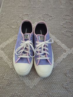 Converse NEW specialty purple w/ pink trim Size 8