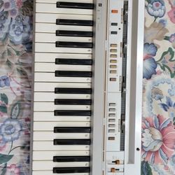 Casio Casiotone CT-310 Keyboard