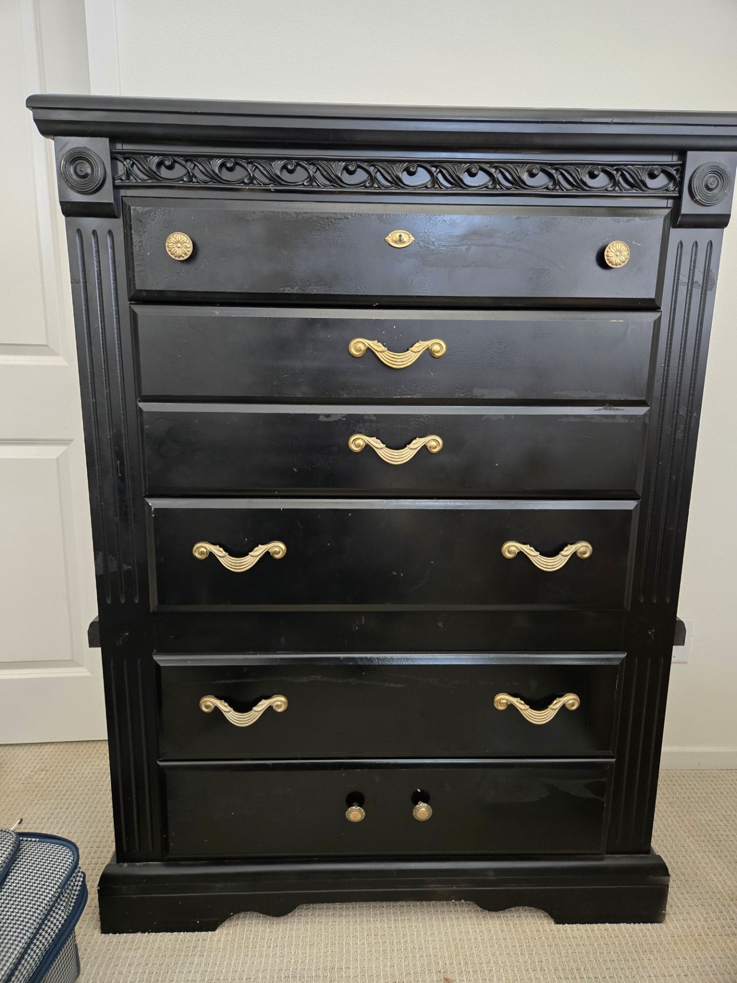 5 drawer Dresser