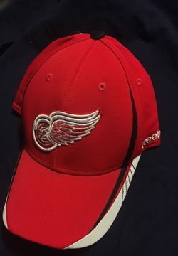 Red Wings Reebok fitted L/XL cap