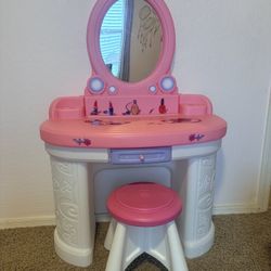 Step 2 Girls Vanity