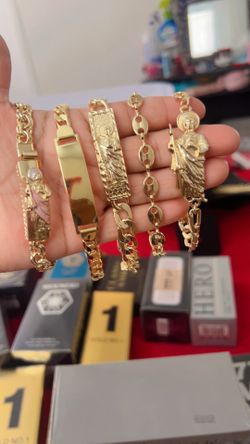 Pulseras $25