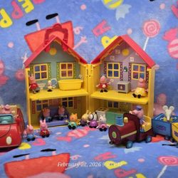 FREE happy birthday banner
Plus Peppa Pig Lot Fold Out House, Car, Train, 17 Figures & 2 Story books