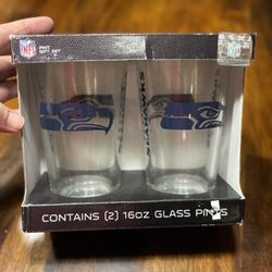 NFL Seattle Seahawks Two-Piece 16oz. Pint Glass Set