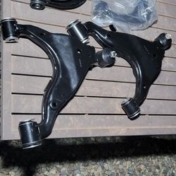 05-15 Toyota Tacoma Upper And Lower Control Armsq
