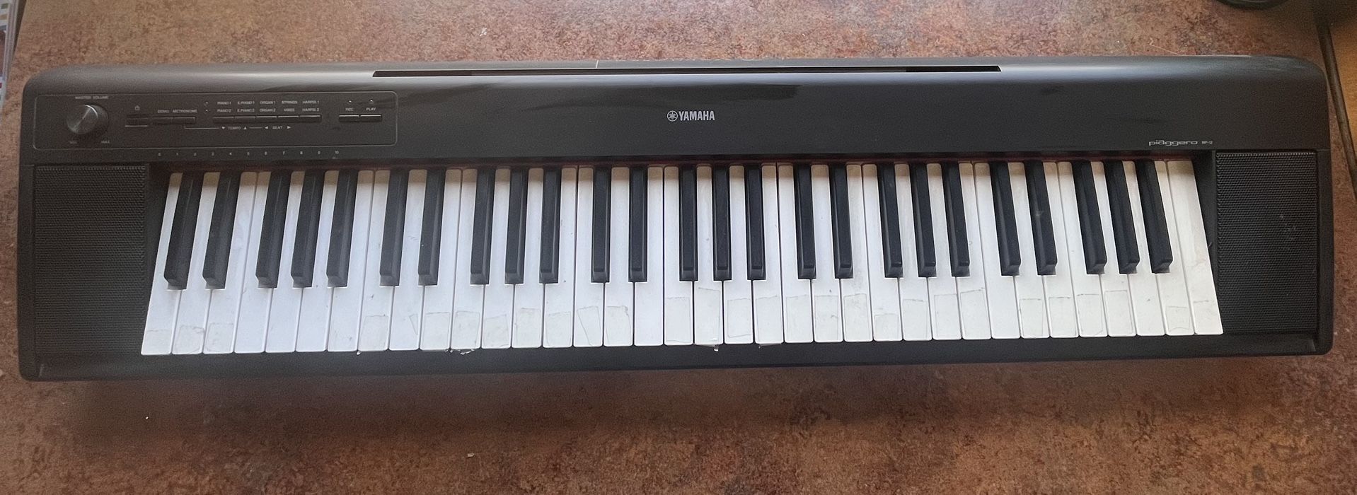 Yamaha Piaggero NP-12 — 61-Key Portable Keyboard Bundle (Stand + Seat + Beginner Book)