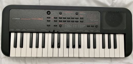  Yamaha Mini-key Portable Keyboard PSS-A50 : Musical