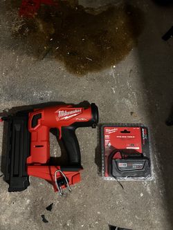 Milwaukee 18G Brad Nailer 5,0
