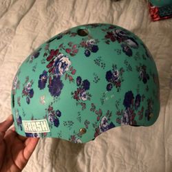 Helmet For Girls With Knee Pads