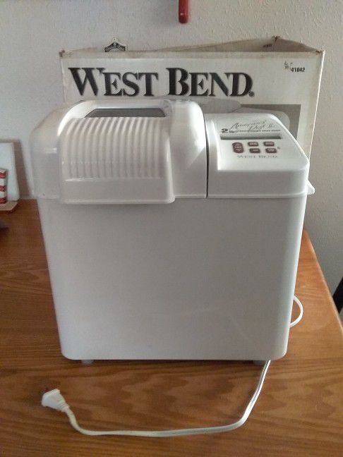 West Bend Automatic Bread And Dough Maker