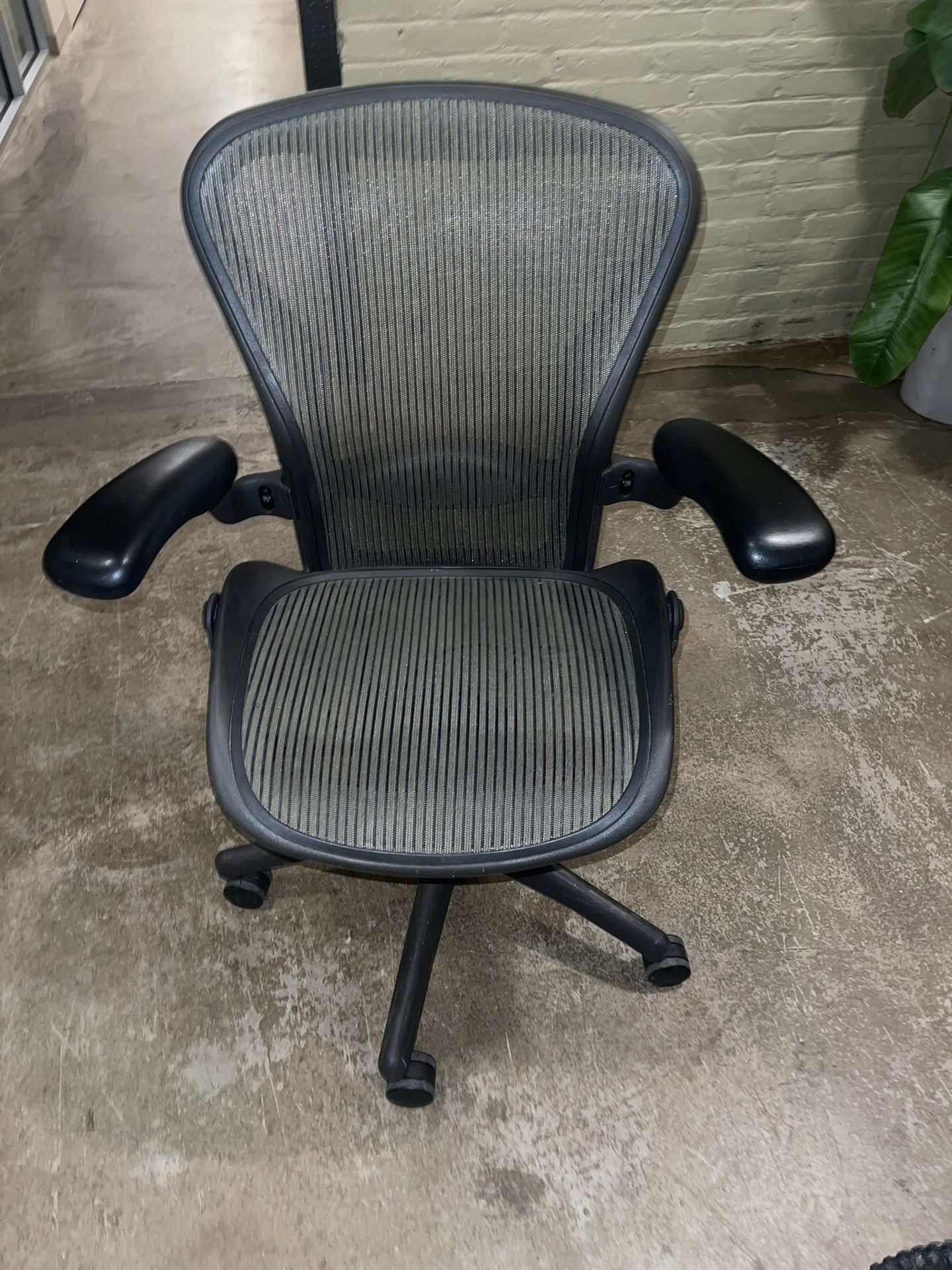 Herman Miller Aeron Chair 