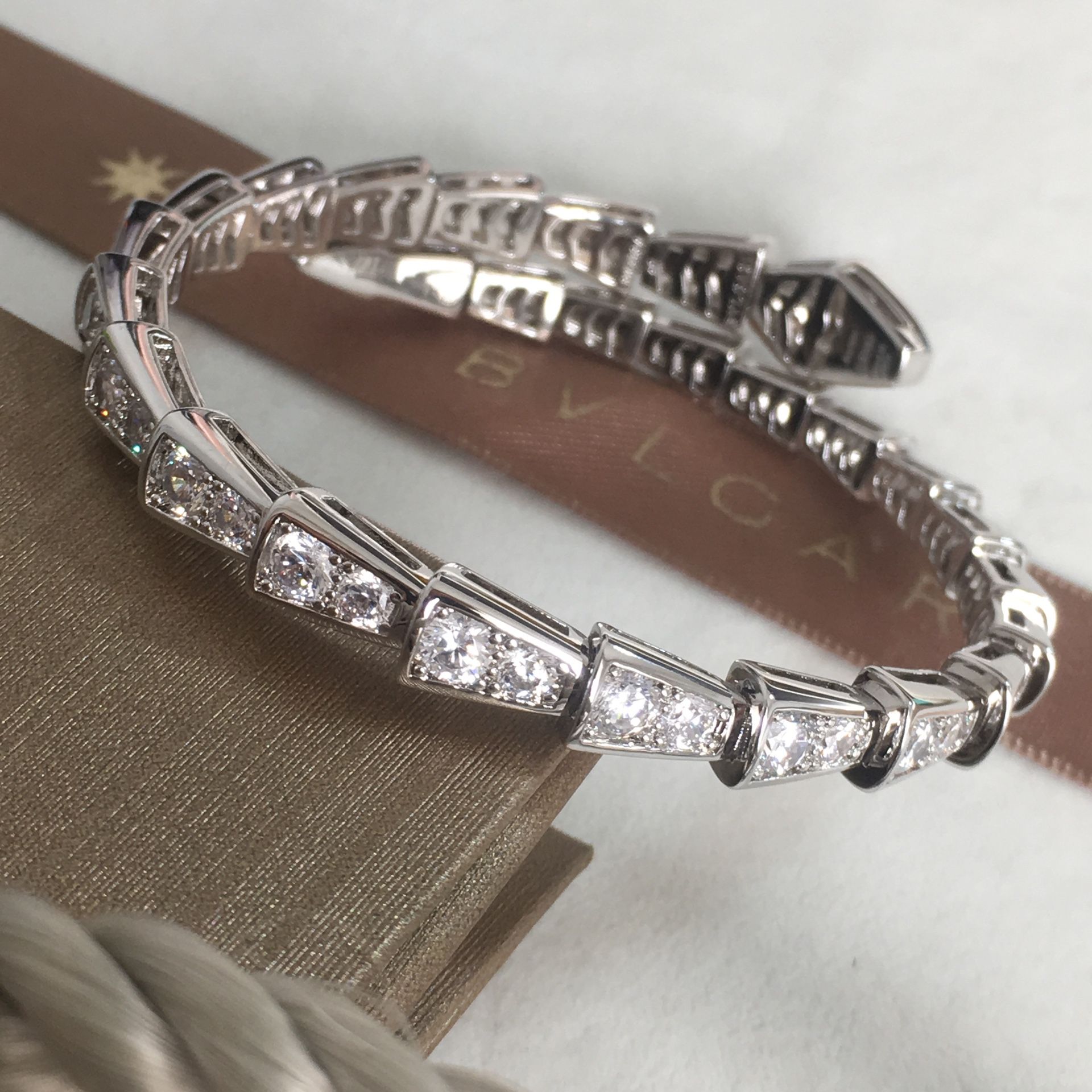 Bvlgari SERPENTI 18K Rose Gold Colorless Diamond Bracelet Size: M for Sale  in Santa Monica, CA - OfferUp