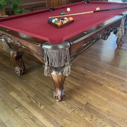 Pool Table 8ft  ( Free Delivery & Set Up & New Color Felt Of Your Choice ) 