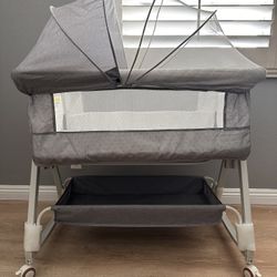 3-In-1 Baby Bassinet & Bedside Sleeper With Wheels Storage Basket And Mosquito Net