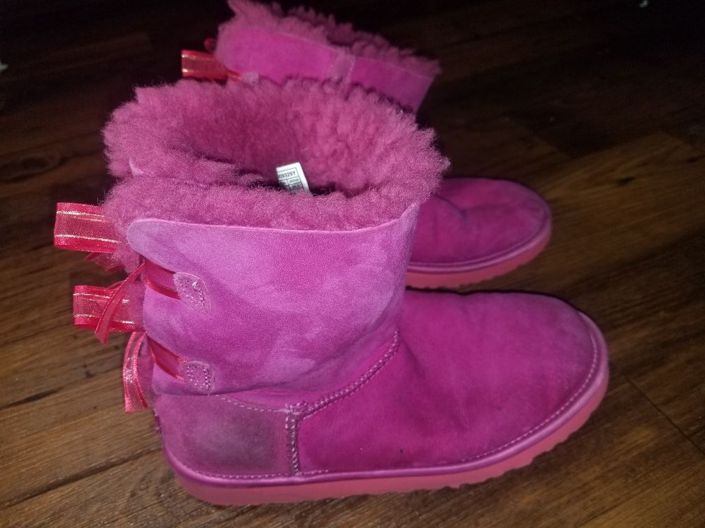 Women's pink Ugg boots size 6