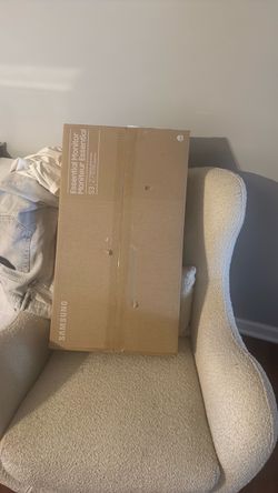 Brand New Samsung monitor 27 inches