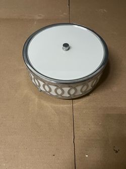 Round Flush Mount Ceiling Light Fixture