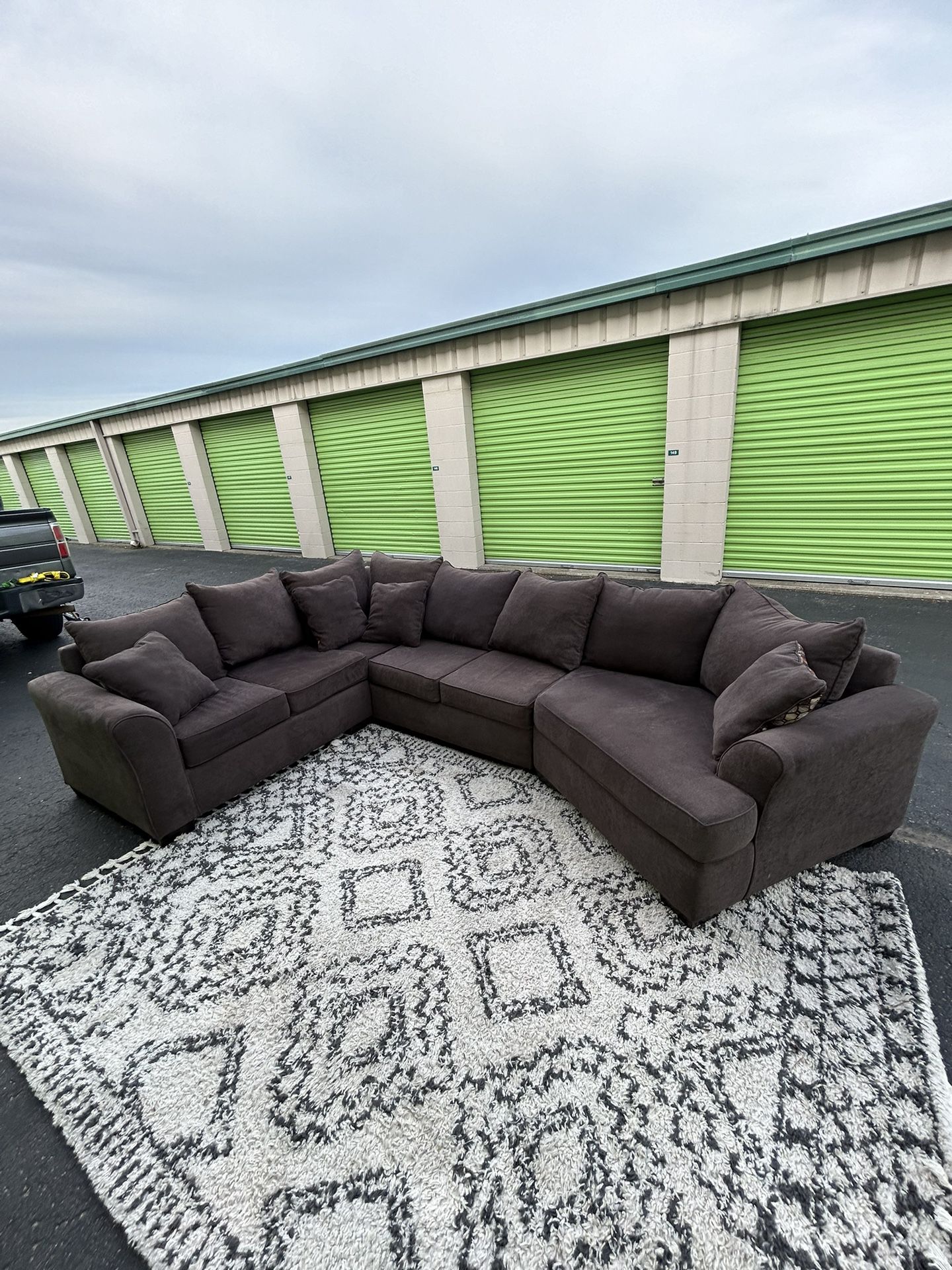 Brown Sectional With Cuddler 🛻Free Delivery🛻