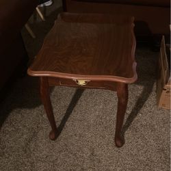 2 Side Tables