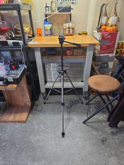Velbon Camera Tripod with Pan Head