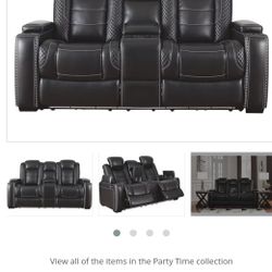 Reclining Loveseat With Console 
