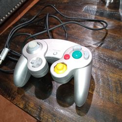 NINTENDO GAMECUBE CONTROL 