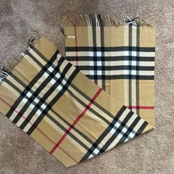 Burberry Scarf/Stole
