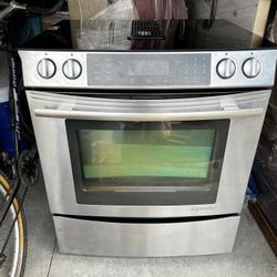 Jenn Air Range Electric Down Draft With Motor